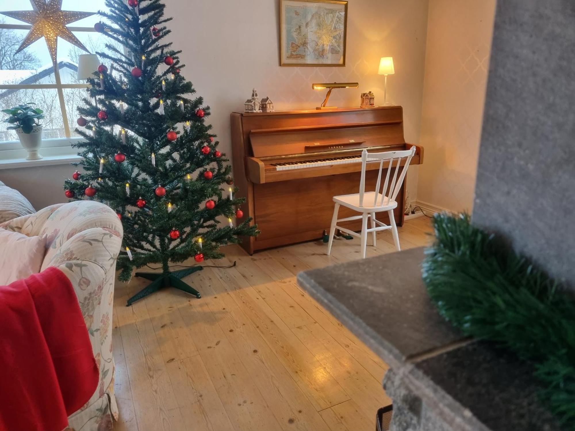Saellinge House - Cozy Villa With Fireplace And Garden Close To أوبسالا المظهر الخارجي الصورة